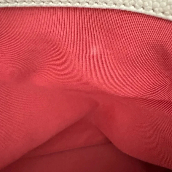 CHANEL Tote Caviar leather rare. EUC - Picture 9 of 14